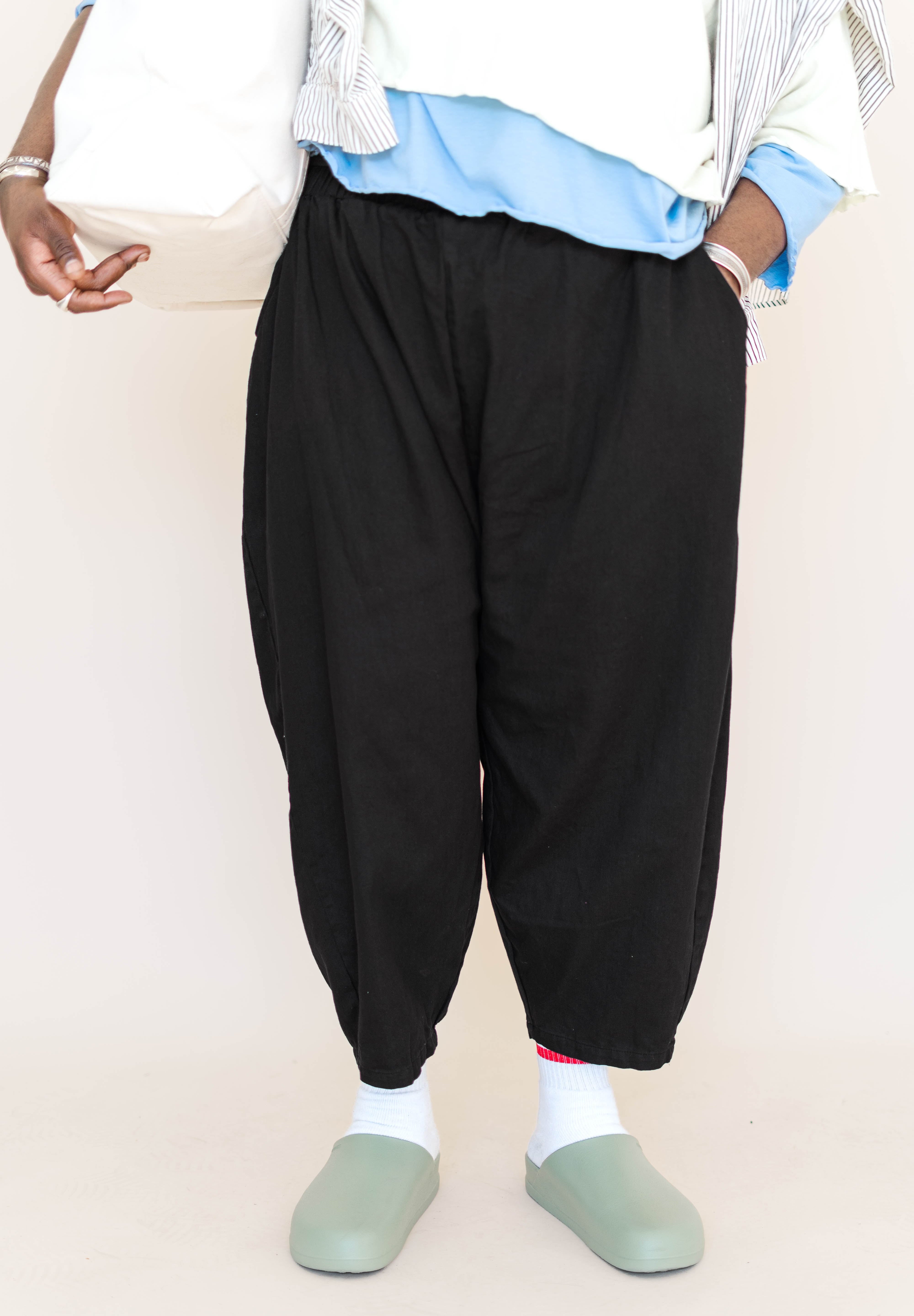 Black Twill Barrel Pant