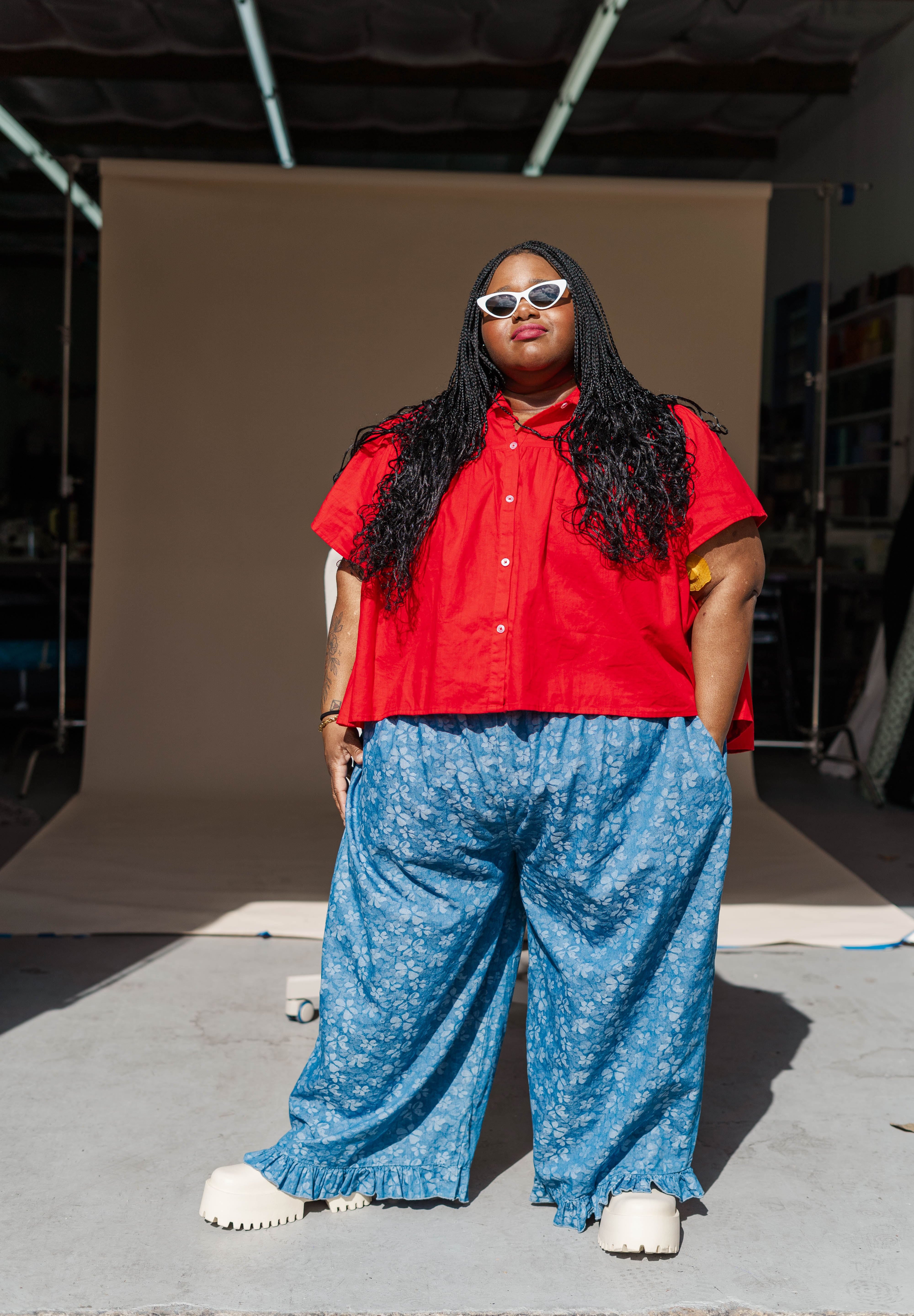 LIGHT FLORAL CHAMBRAY RUFFLE PANT