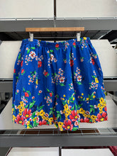 Mid Easy Shorts in Tropical Cotton