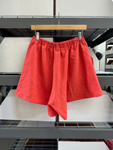 Mid Easy Shorts in Poppy Linen