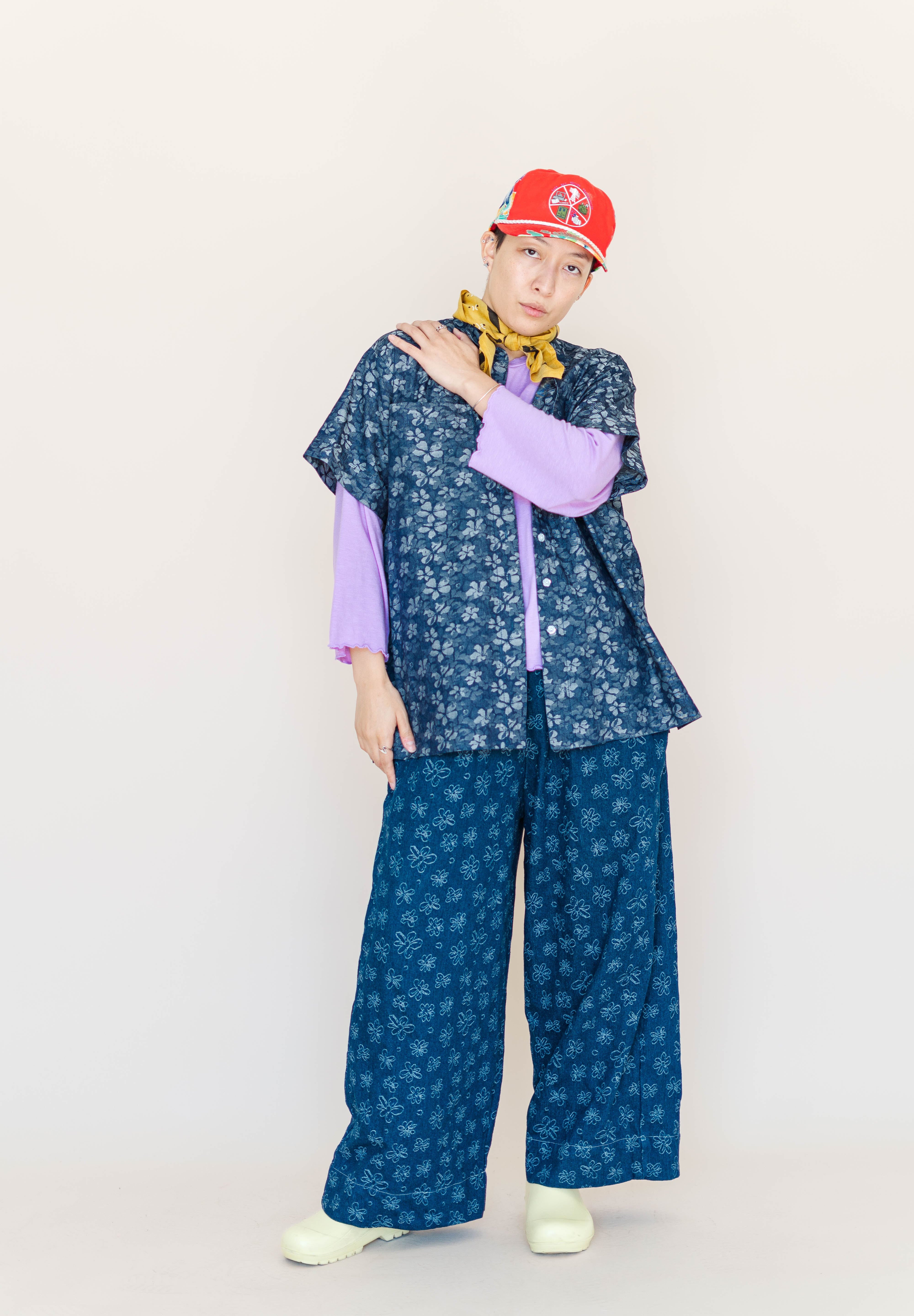 DARK DAISY DENIM MID EASY PANT
