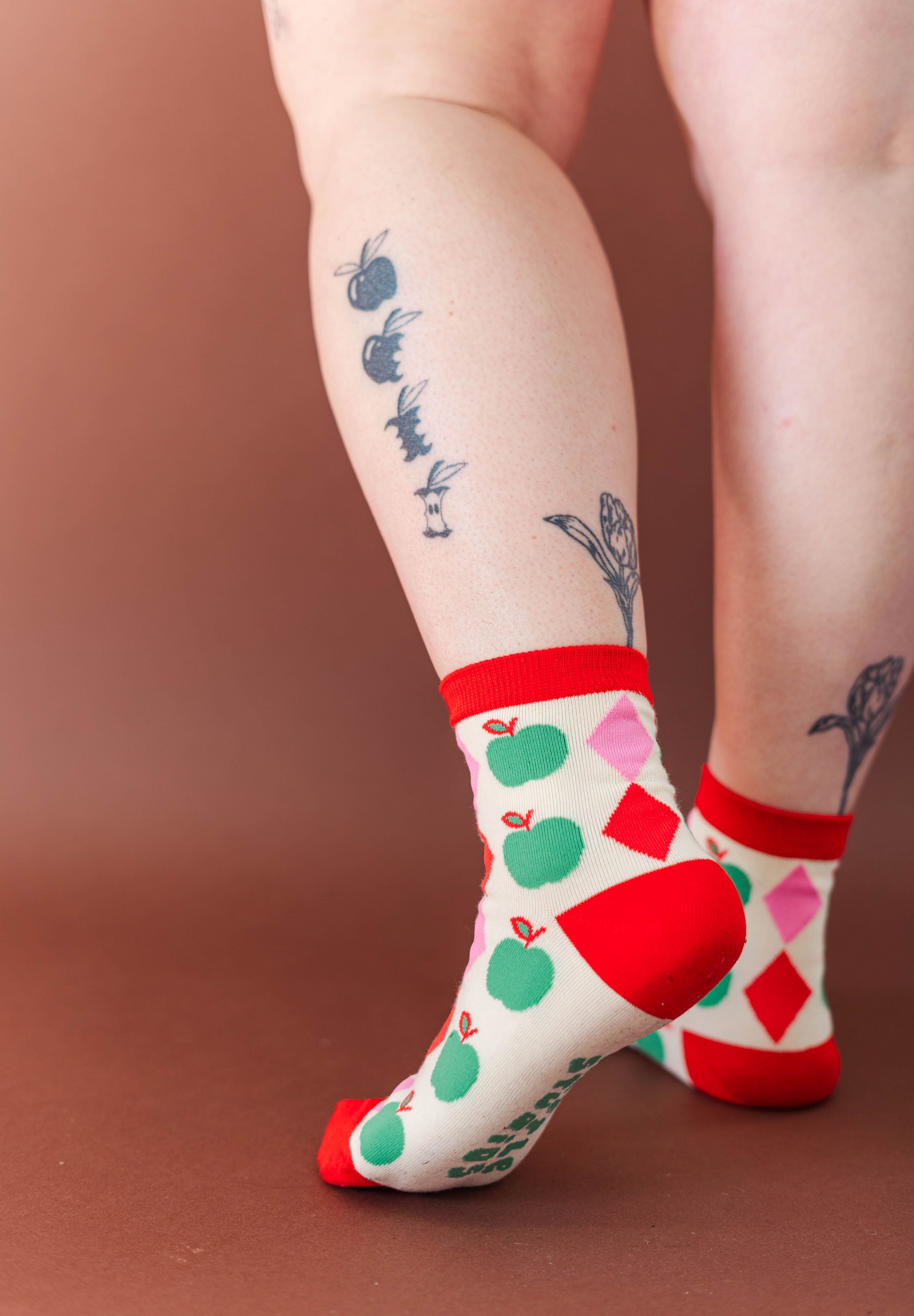 PINK ARGYLE APPLE SOCKS