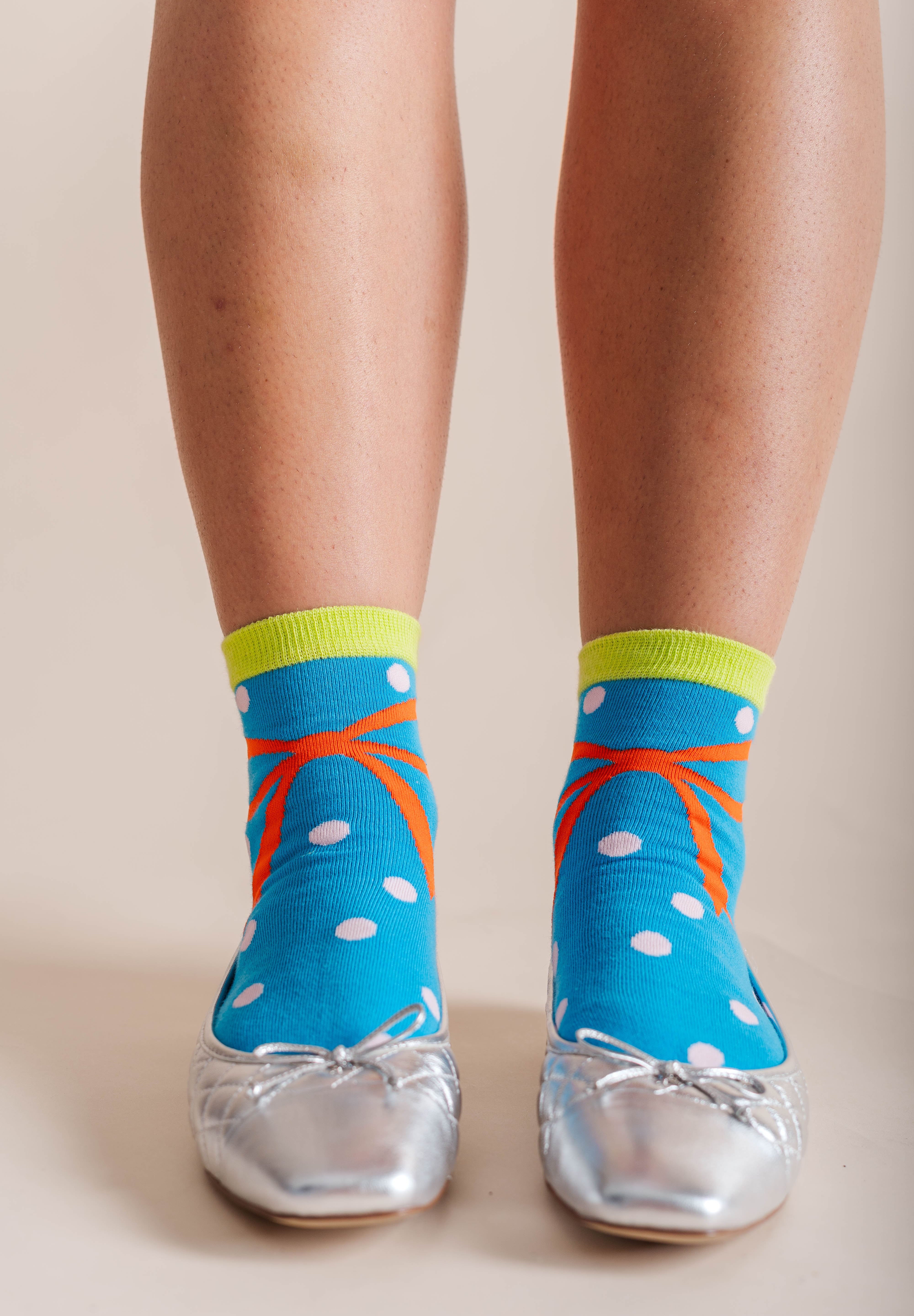 blue bow dot socks