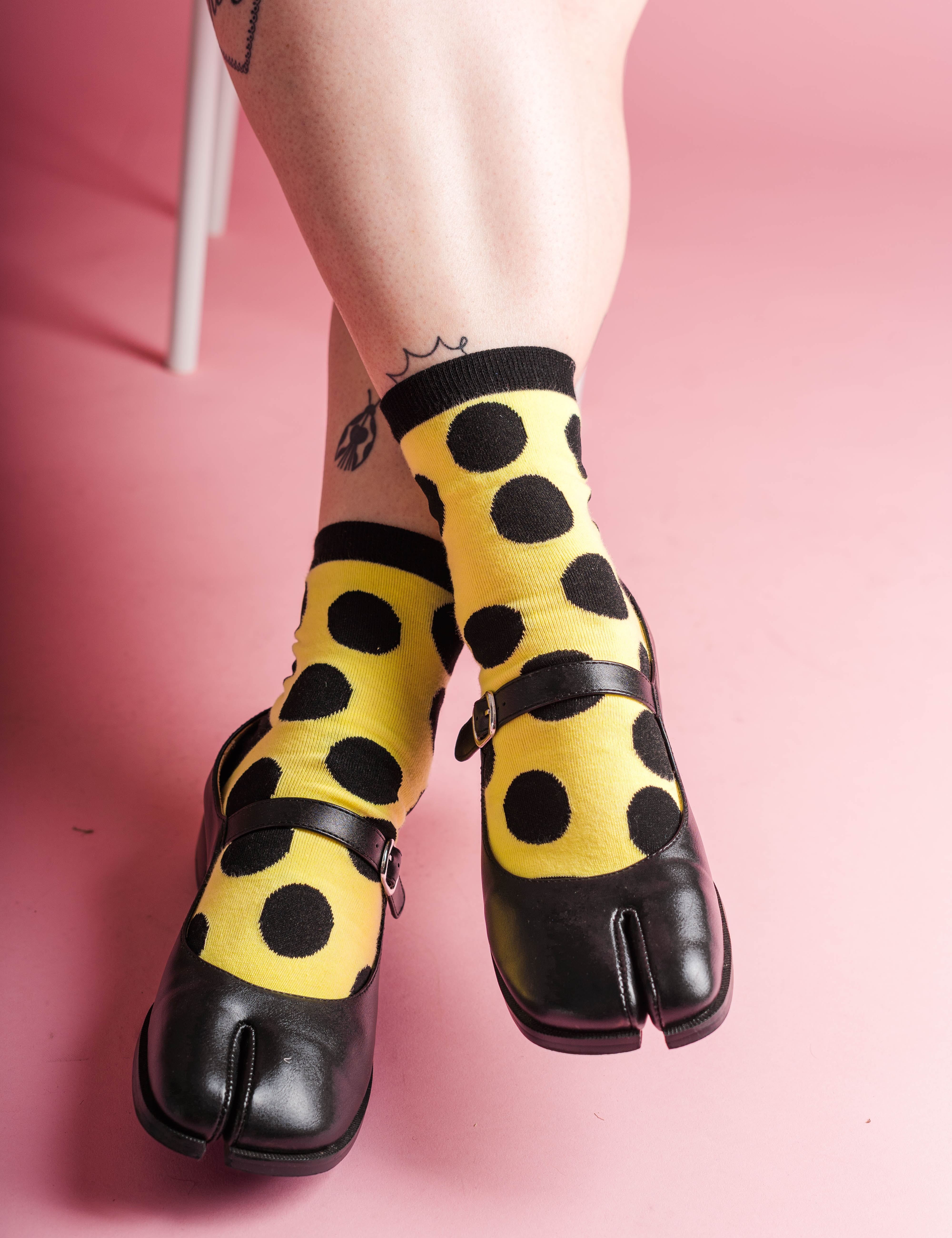 bumble_bee_socks-_nettle_studios_9.jpg