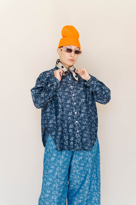 Dark Floral Chambray SVLS Top