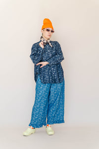 Dark Floral Chambray SVLS Top