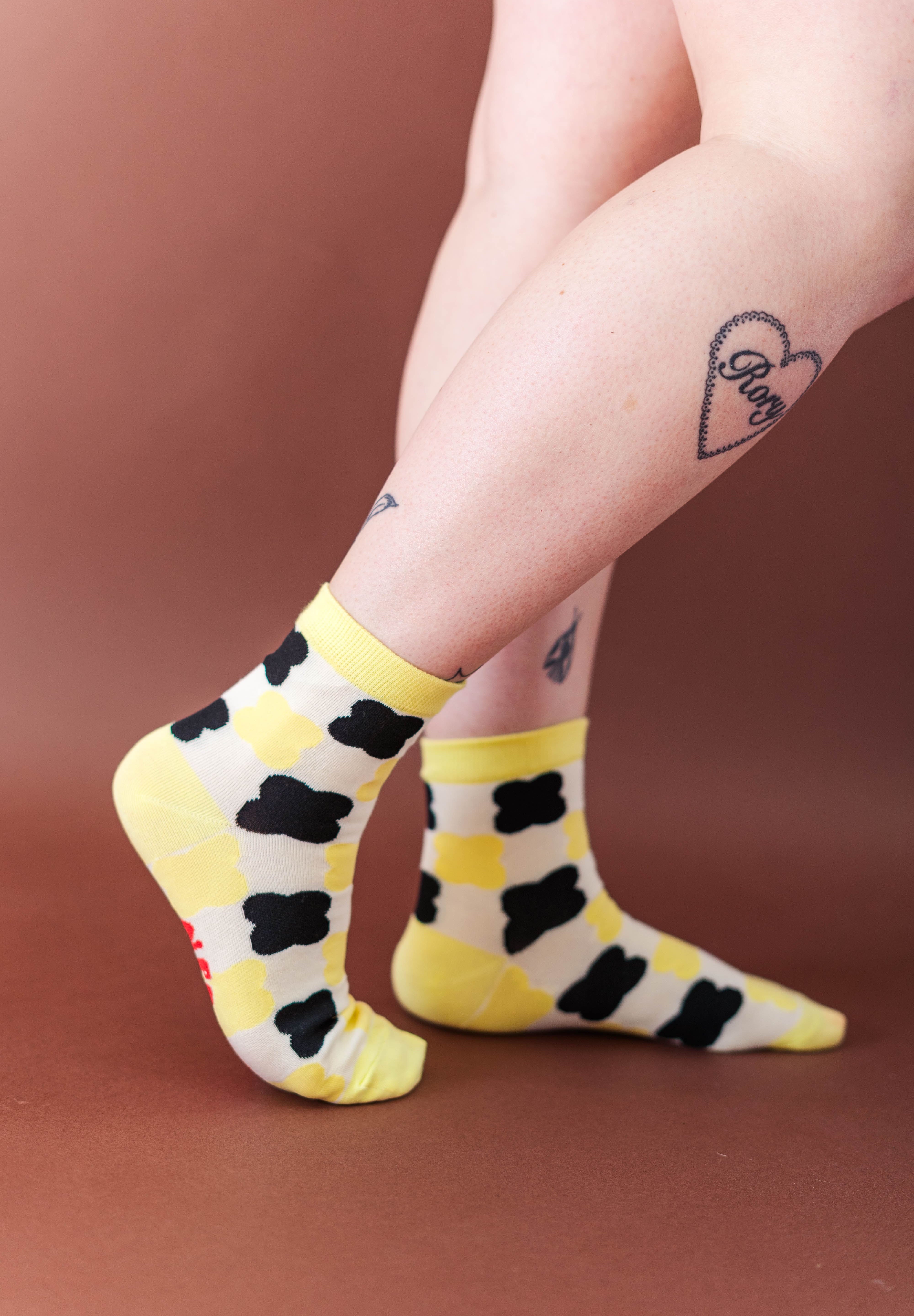 BUMBLE BEE GINGHAM SOCKS