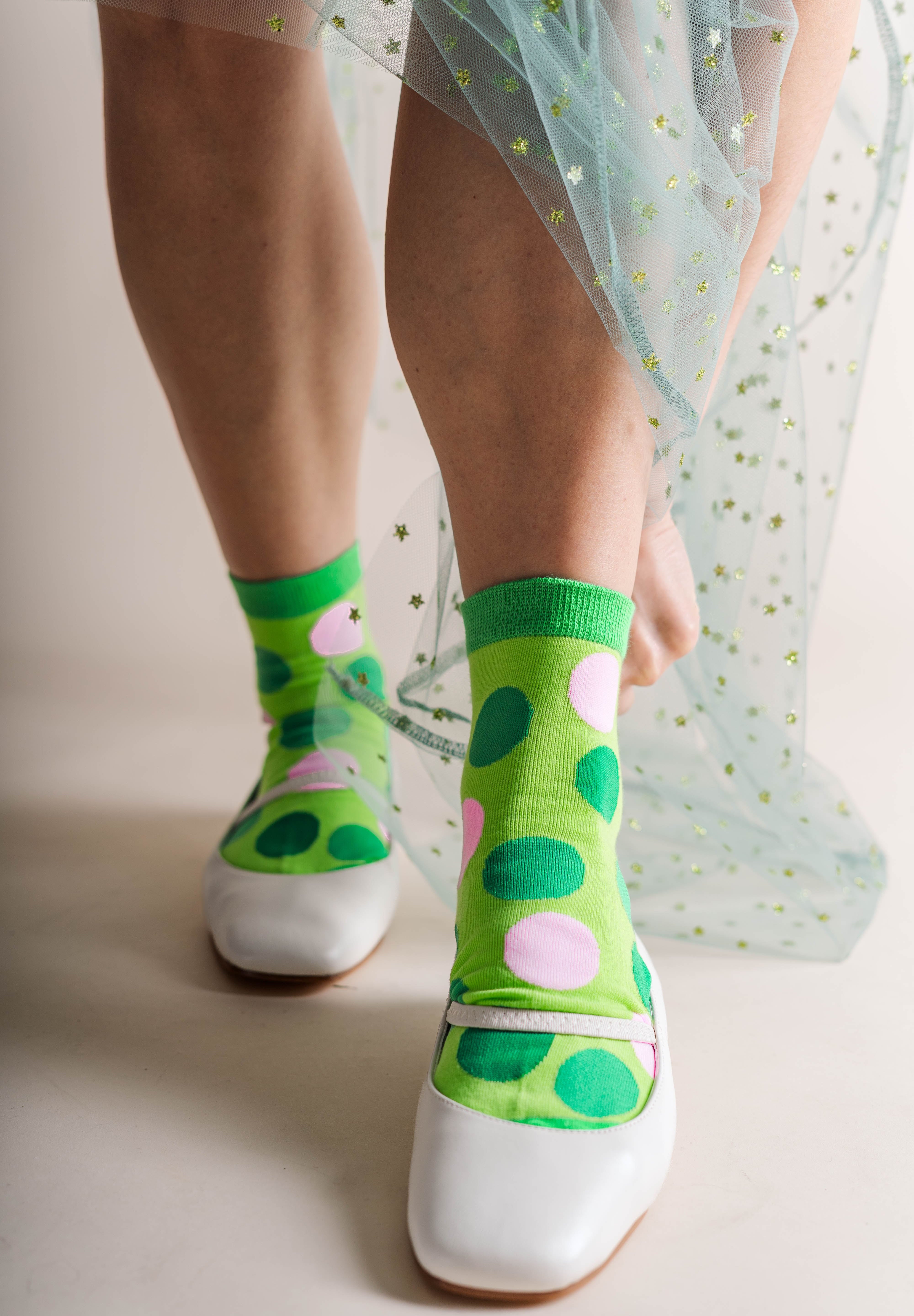 GRASS DOT SOCKS