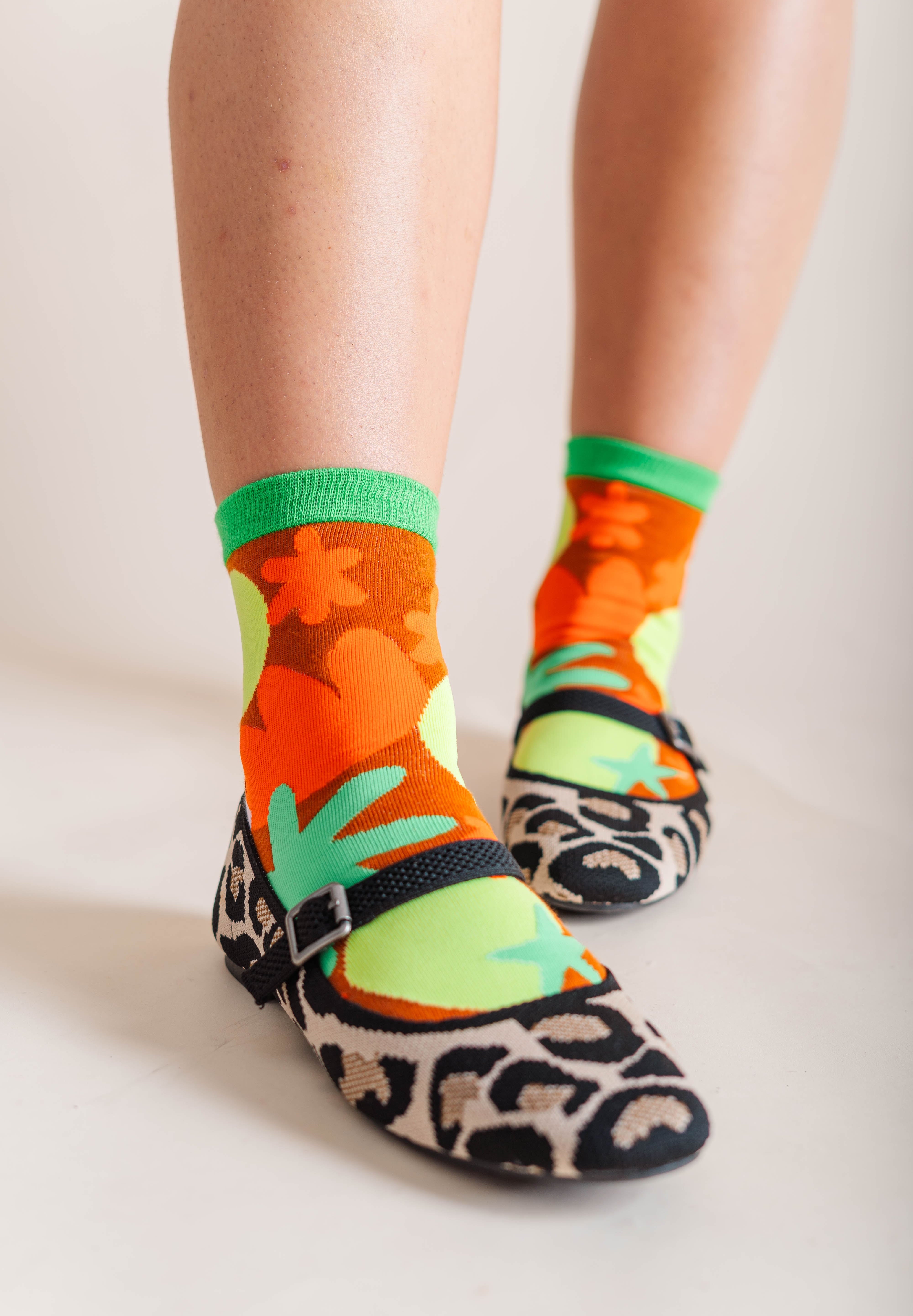 GREEN NIGHT LIGHT SOCKS