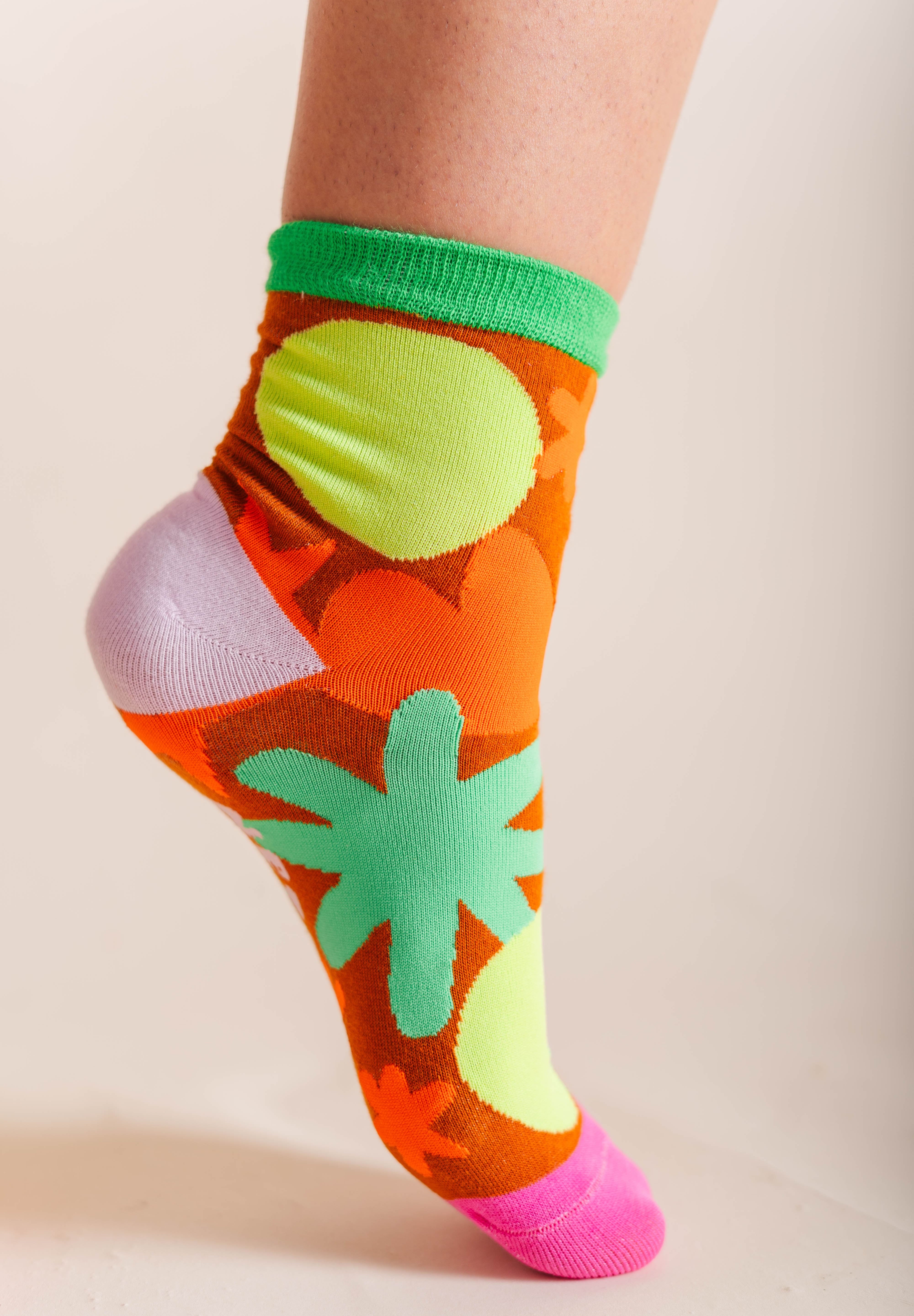 GREEN NIGHT LIGHT SOCKS