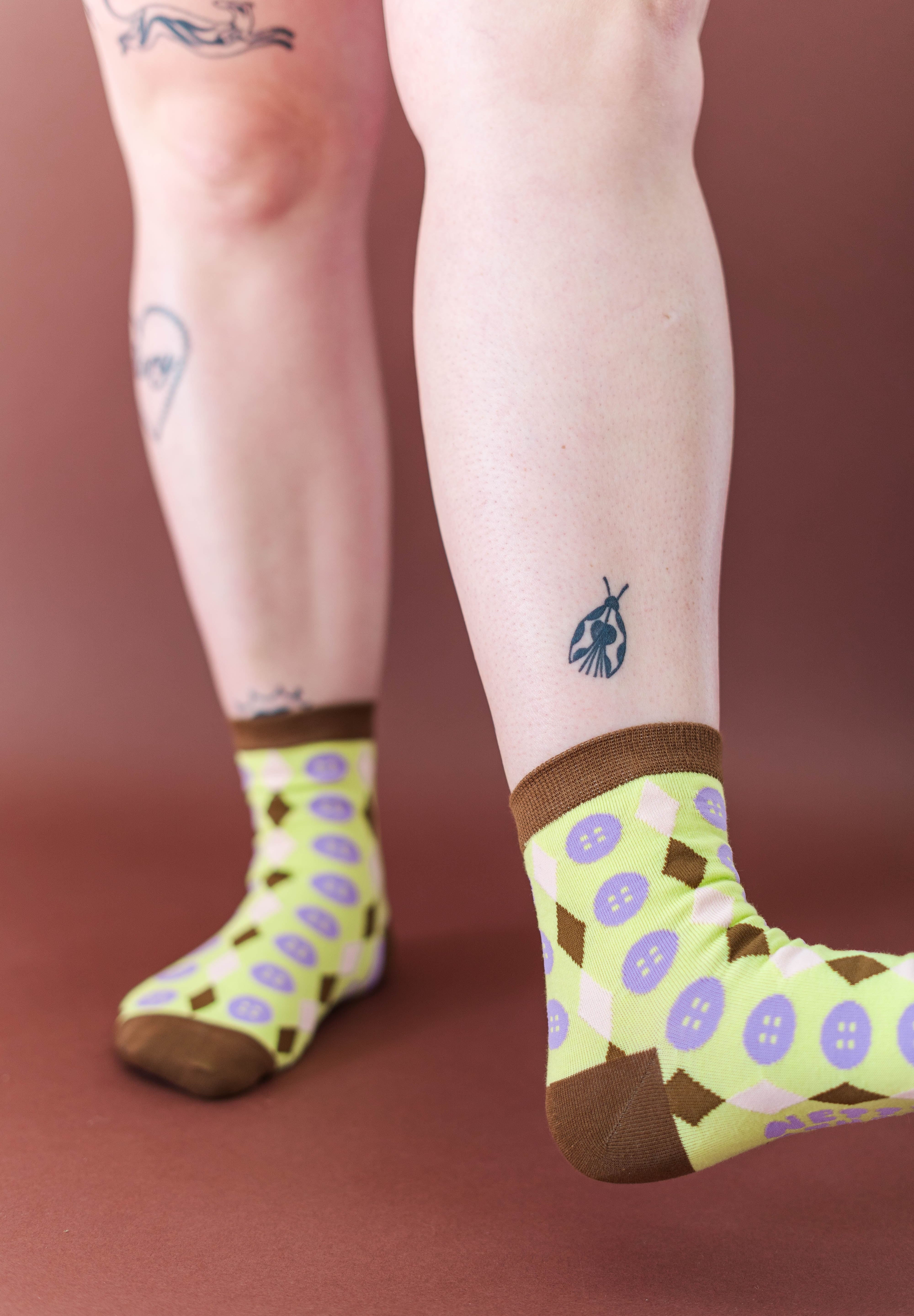 GREEN TWEE BUTTON SOCKS