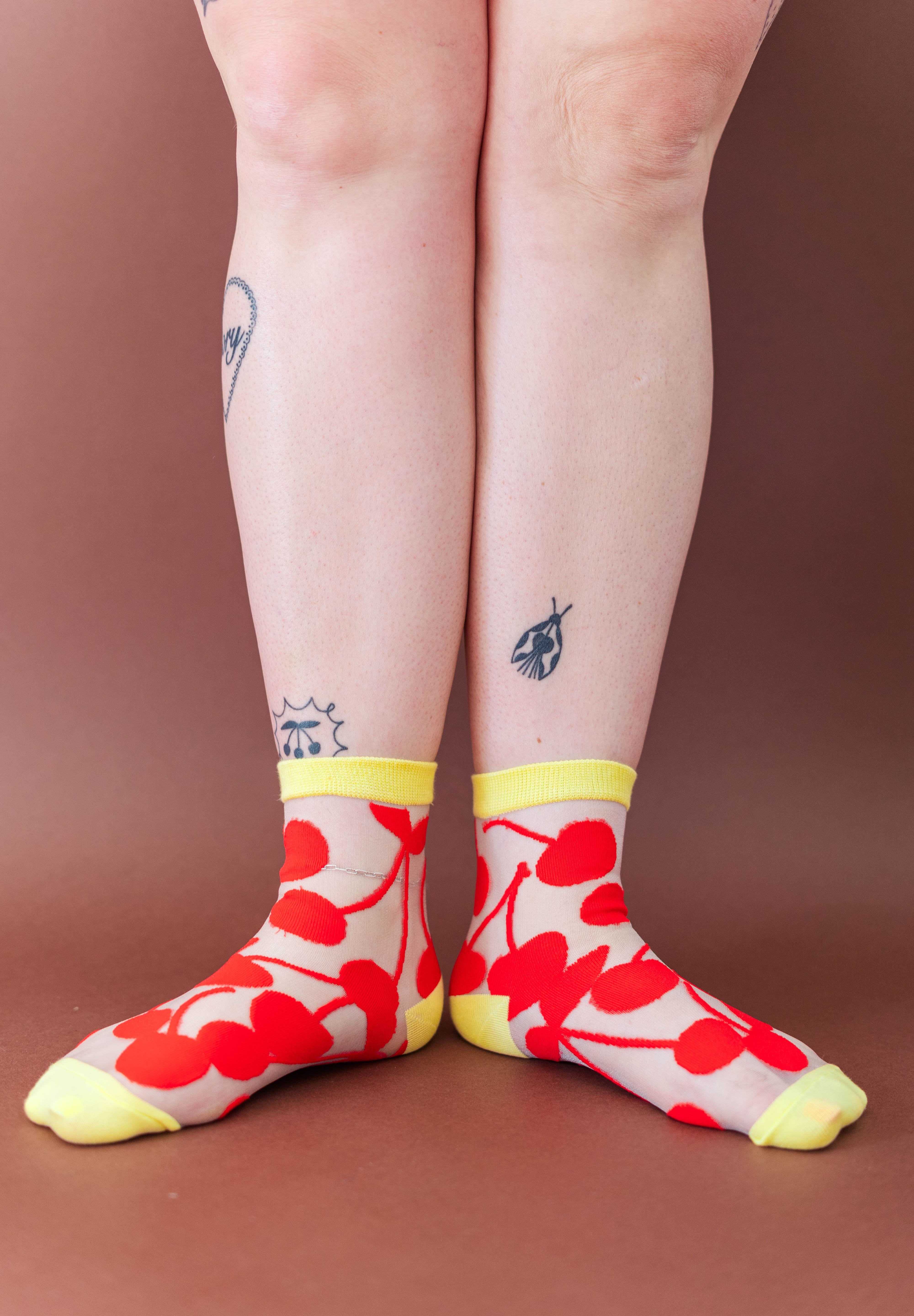 SHEER CHERRY JUMBLE SOCKS