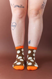 MILK CHOCOLATE DOT SOCKS