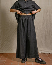 Mid Easy Flare in Black Linen