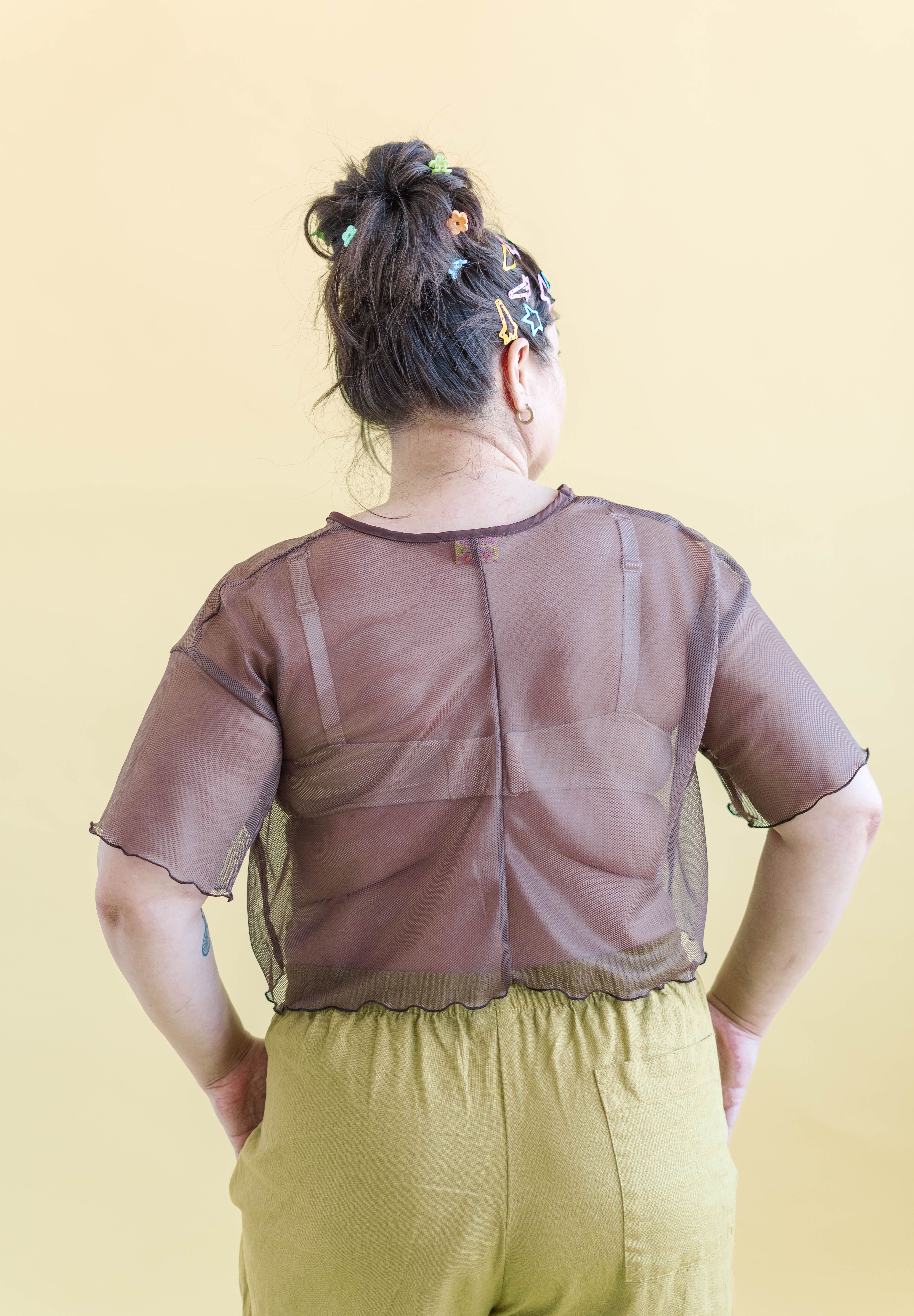 BROWN SUGAR MESH BOXY CROP TOP