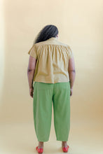Button Mushroom Top in Endive Linen (RTS)