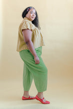 Button Mushroom Top in Endive Linen (RTS)