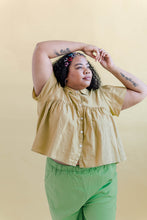Button Mushroom Top in Endive Linen (RTS)