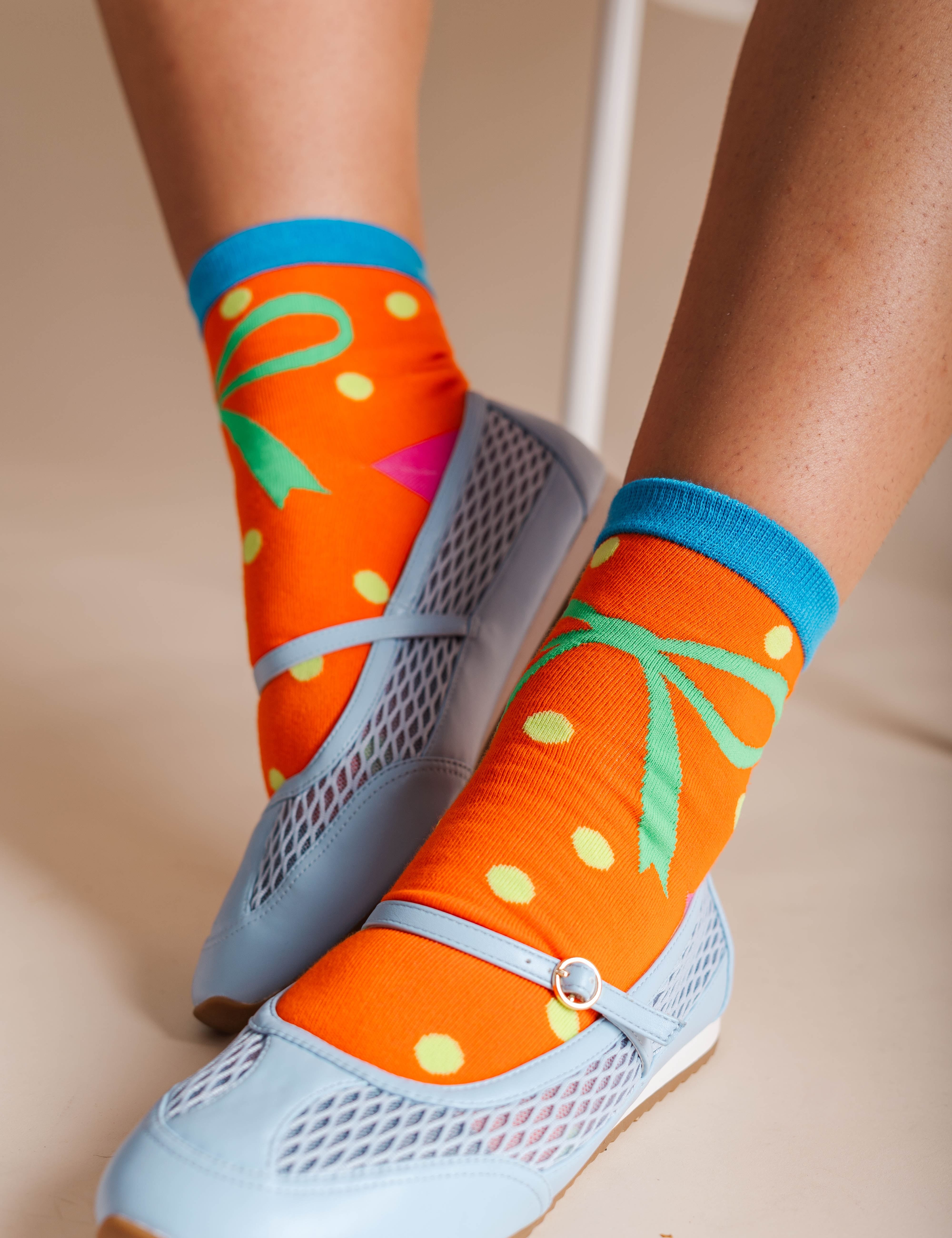 ORANGE BOW DOT SOCKS