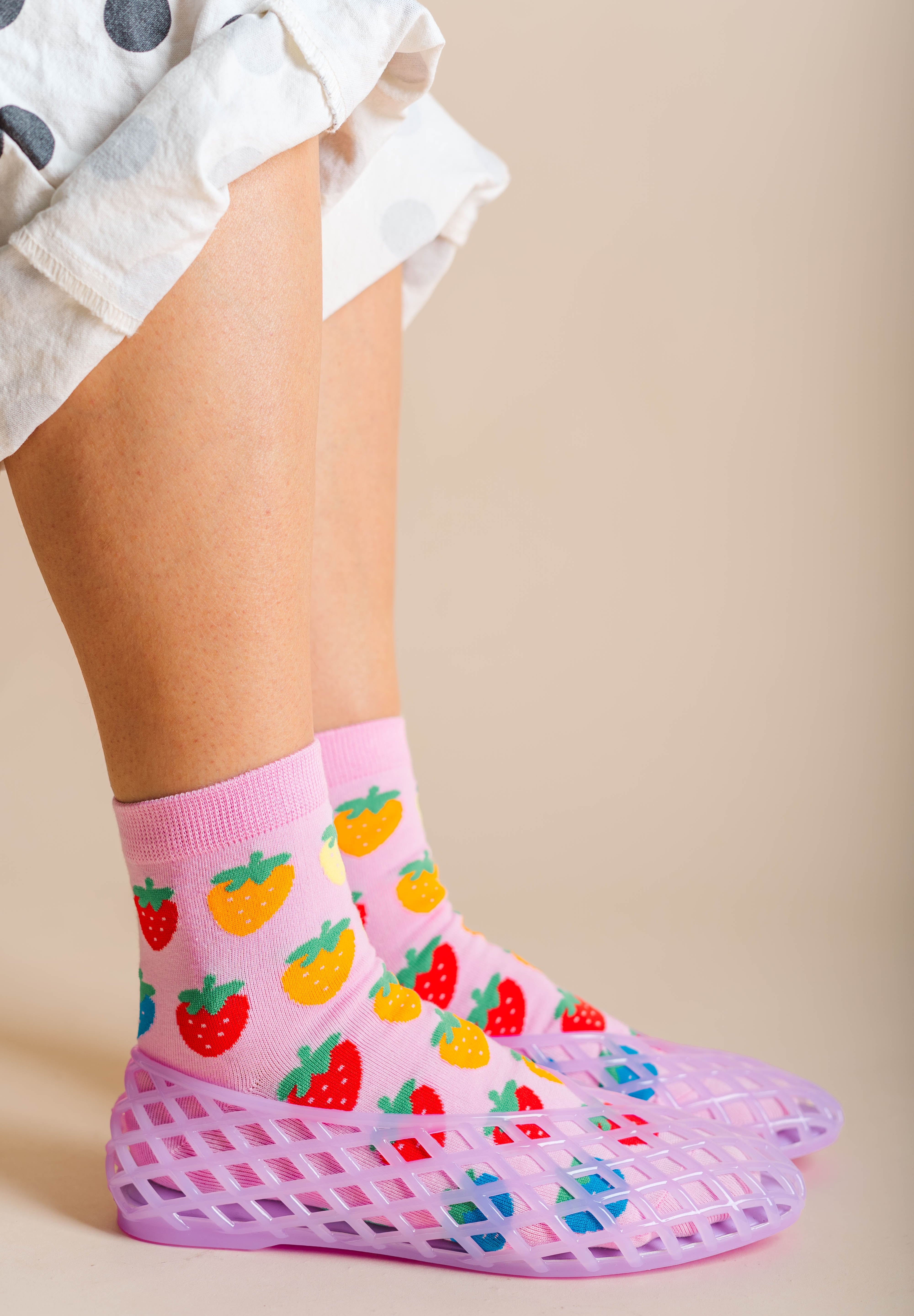 STRAWBERRY RAINBOW SOCKS