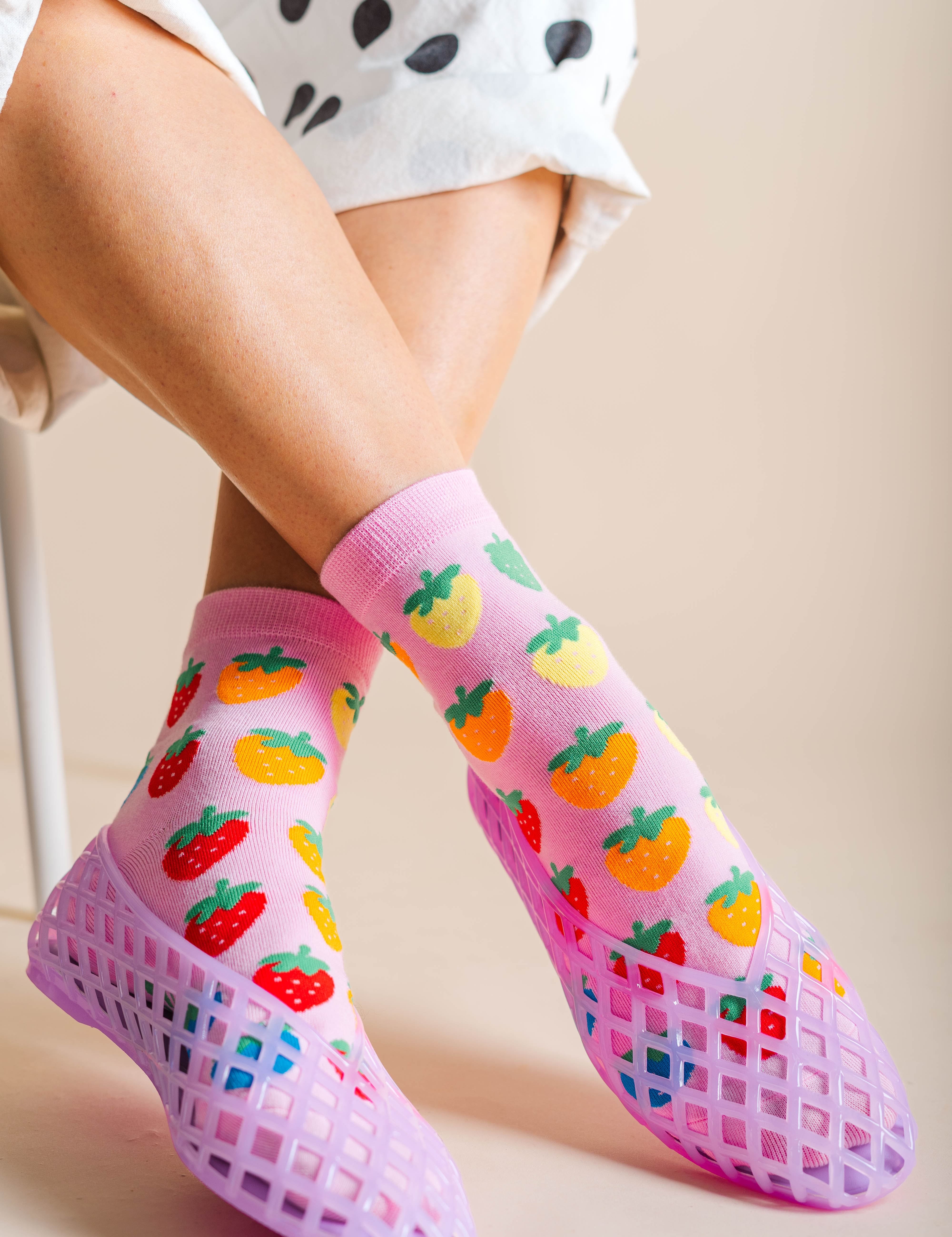 STRAWBERRY RAINBOW SOCKS