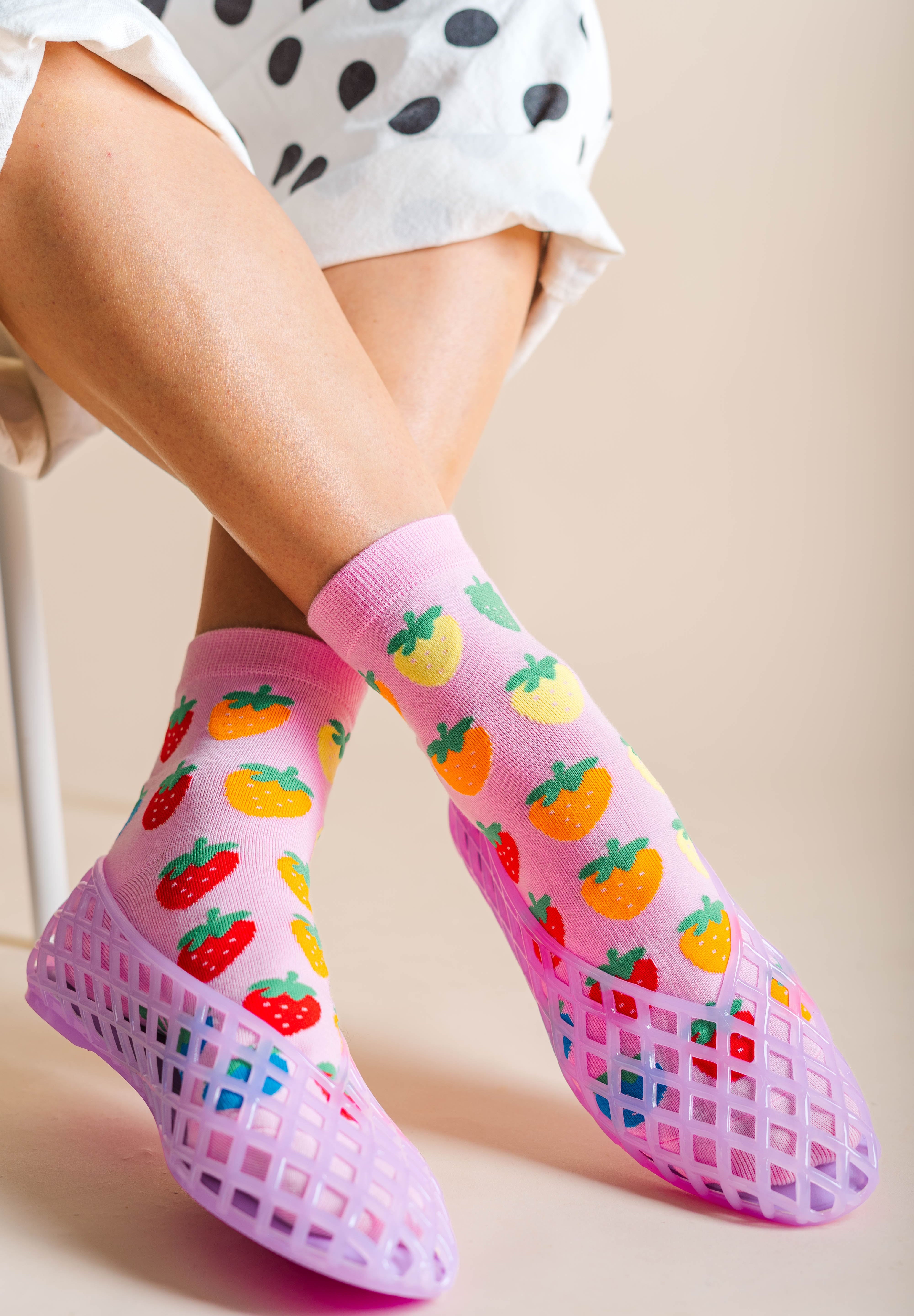STRAWBERRY RAINBOW SOCKS