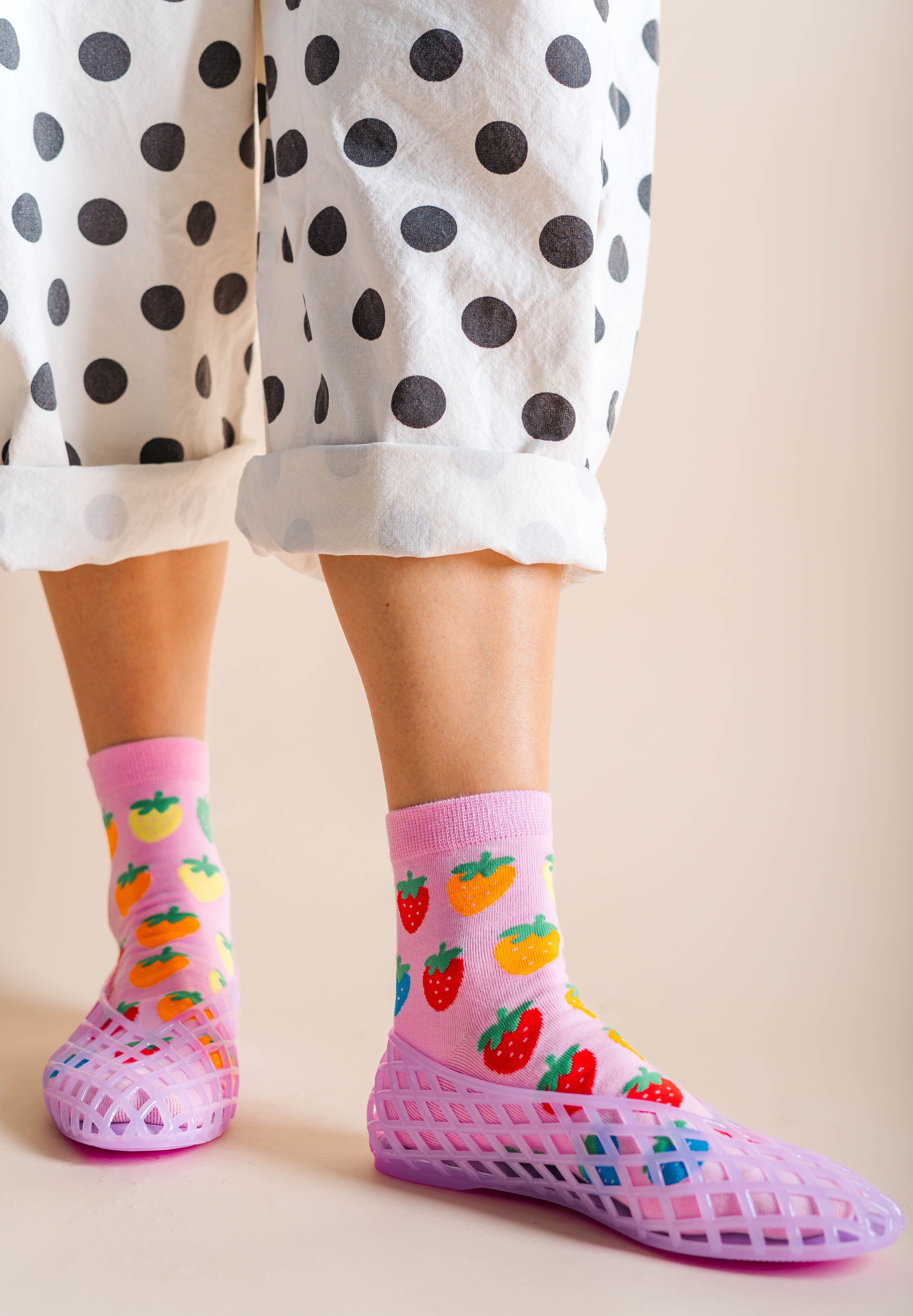 STRAWBERRY RAINBOW SOCKS