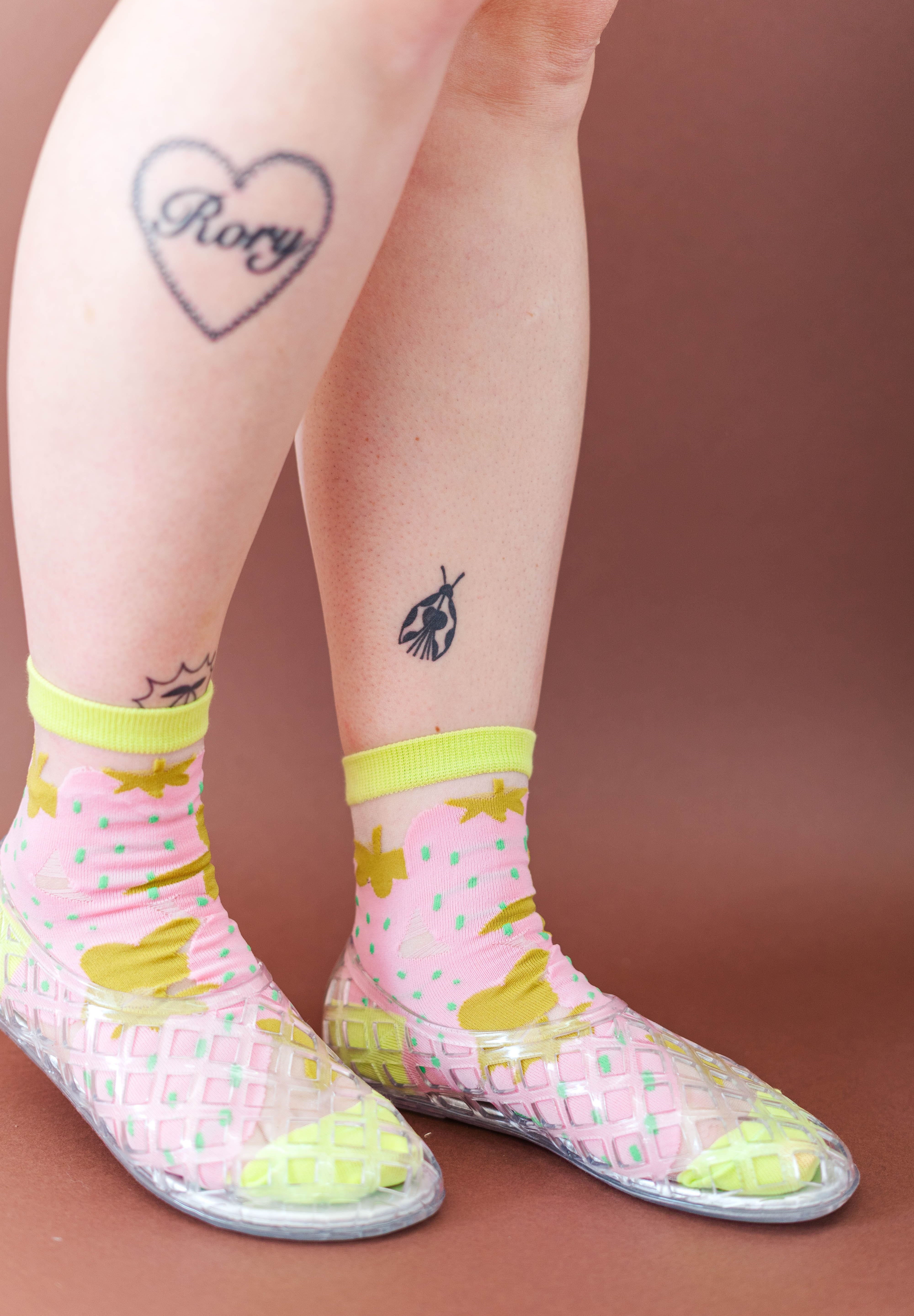 SHEER STRAWBERRY JUMBLE SOCKS