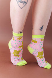 SHEER STRAWBERRY JUMBLE SOCKS