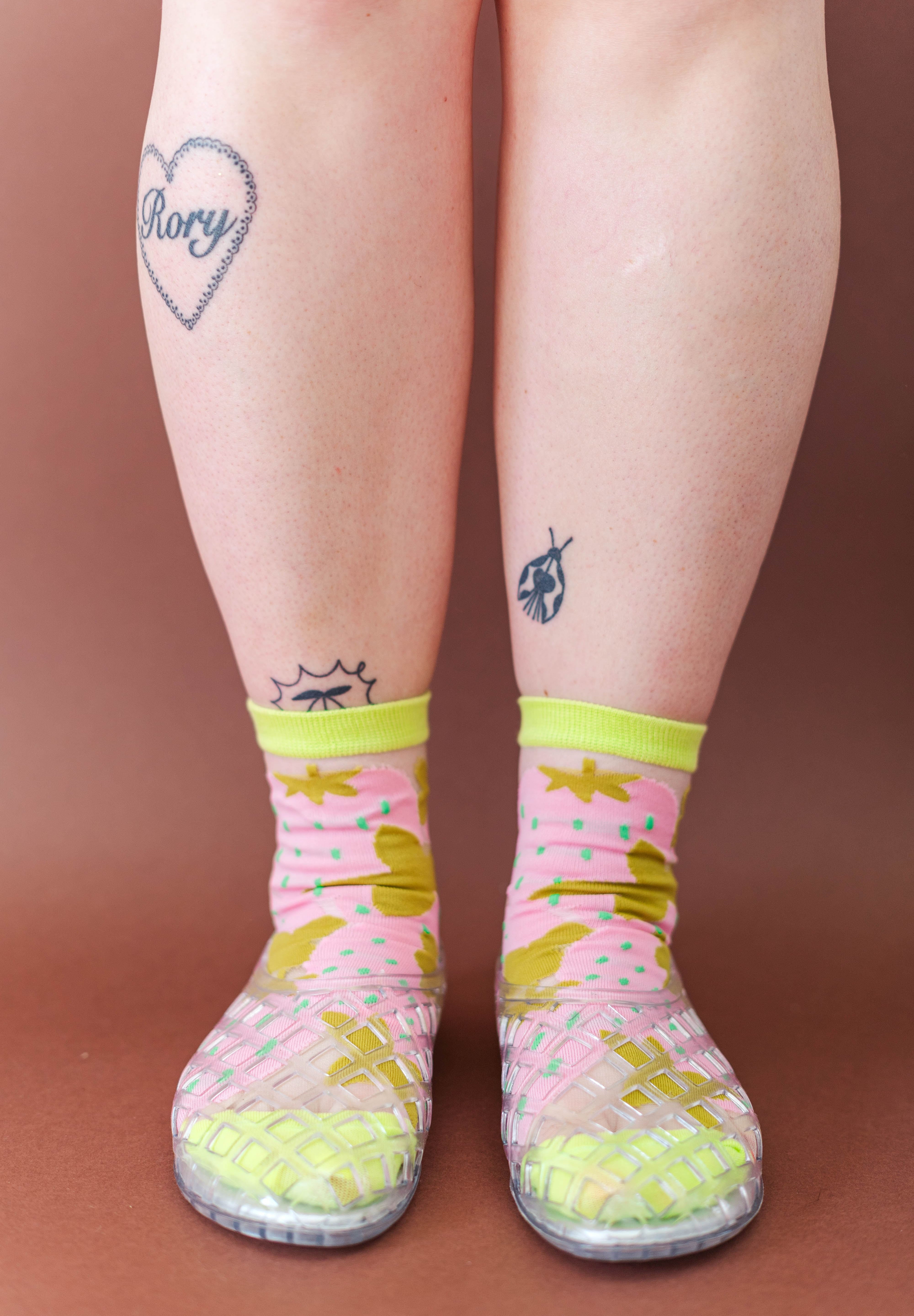 SHEER STRAWBERRY JUMBLE SOCKS